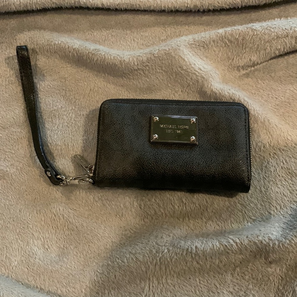 Michael Kors wristlet